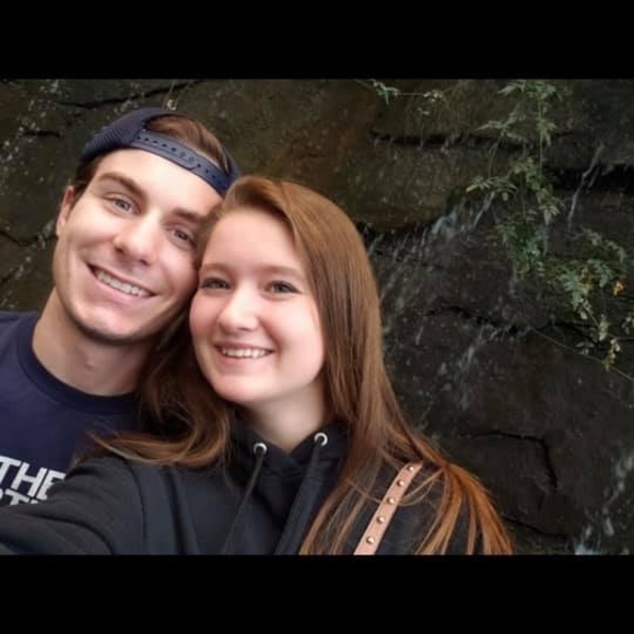 Meet your Posher, Cali - Picture 1 of 1